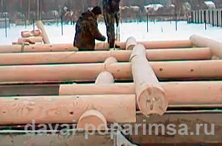 Строим деревянные стены бани ручной рубки 