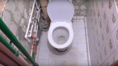 Отделка туалета ПВХ панелями &mdash; выбор материала и пошаговая инструкция по монтажу